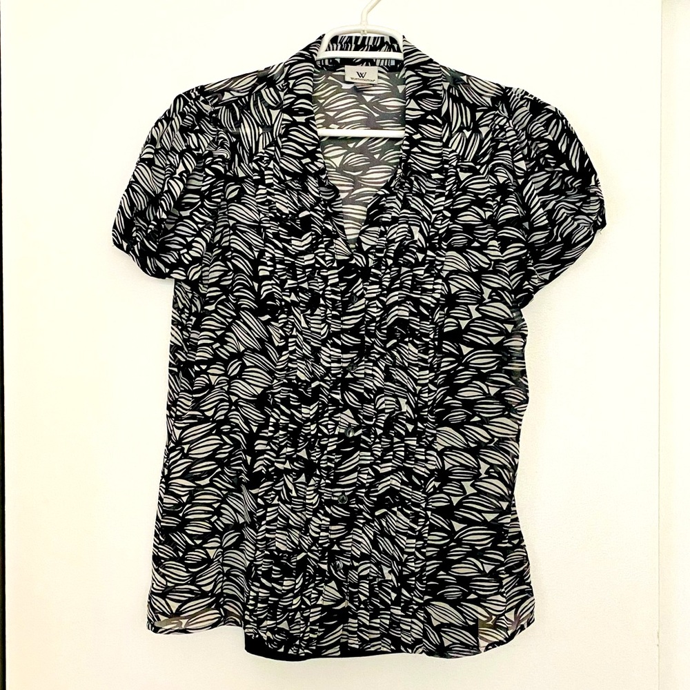 LIKE NEW WORTHINGTON Blouse & Camisole